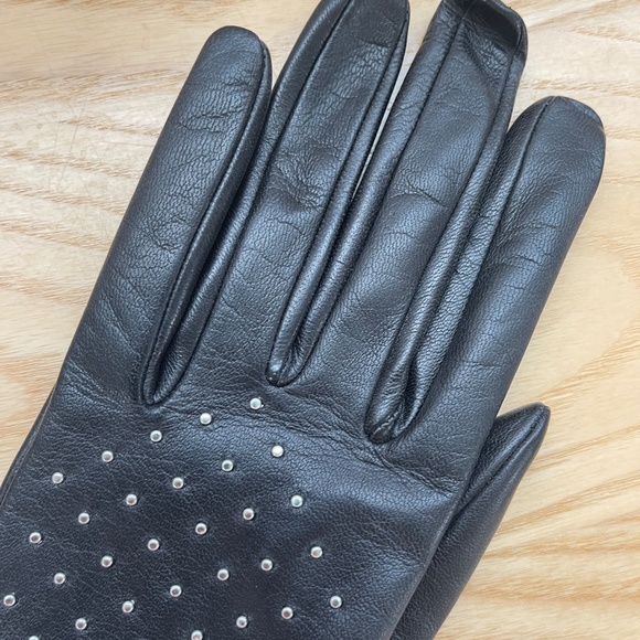 BNWT Saint Laurent black leather studded gloves size 6.5 - Picture 3 of 8